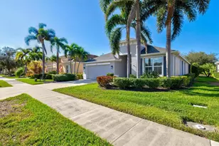 2235 Terracina Dr, Venice, FL 34292 - Photo 4
