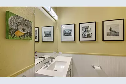 3615 Flores Avenue, Sarasota, FL 34239 - Photo 20