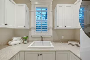1732 Cunliff Ln, Sarasota, FL 34239 - Photo 40
