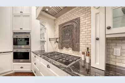 1732 Cunliff Lane, Sarasota, FL 34239 - Photo 10