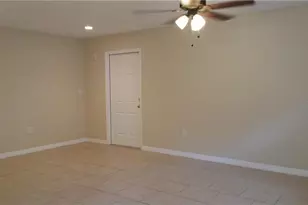 1856 Debbie St, Sarasota, FL 34231 - Photo 4