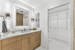 1750 Benjamin Franklin Dr, Sarasota, FL 34236 - Photo 32