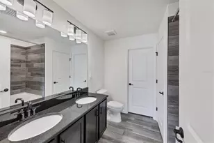 7335 34th Ct E, Sarasota, FL 34243 - Photo 16