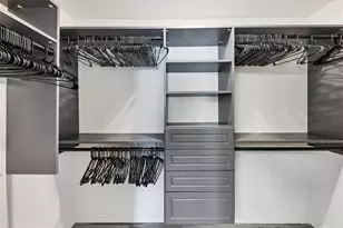 7335 34th Ct E, Sarasota, FL 34243 - Photo 14