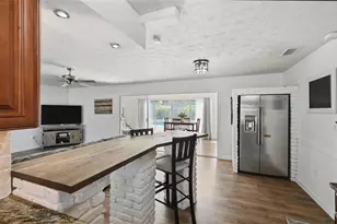 2651 Leafy Ln, Sarasota, FL 34239 - Photo 16