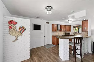 2651 Leafy Ln, Sarasota, FL 34239 - Photo 12