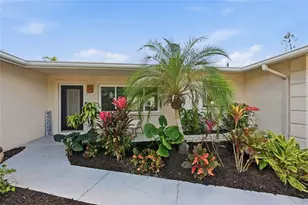 2651 Leafy Ln, Sarasota, FL 34239 - Photo 6