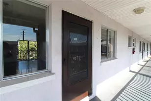 3101 Bee Ridge Rd, Sarasota, FL 34239 - Photo 2