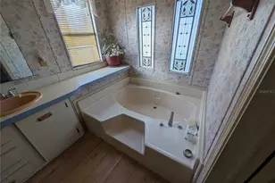 715 50th Ave Terrace W, Bradenton, FL 34207 - Photo 8