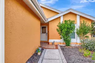 5304 72nd St E, Bradenton, FL 34203 - Photo 2