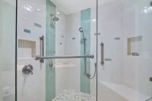 1336 Benjamin Franklin Dr, Sarasota, FL 34236 - Photo 18