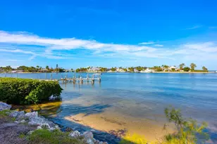 6400 Flotilla Dr, Holmes Beach, FL 34217 - Photo 34