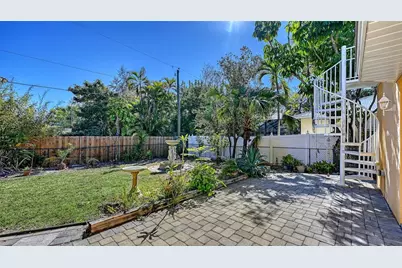 2429 Whippoorwill Circle, Sarasota, FL 34231 - Photo 26