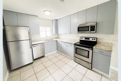 2732 Hidden Lake Boulevard #D, Sarasota, FL 34237 - Photo 4