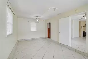 1010 Indian Beach Dr, Sarasota, FL 34234 - Photo 12