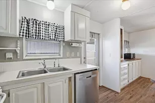 3301 Evelyn Dr, Ellenton, FL 34222 - Photo 14