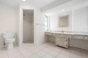 4927 Live Oak Dr, Sarasota, FL 34232 - Photo 18