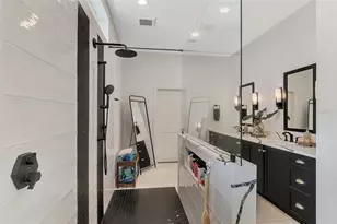 561 Fallbrook Dr, Venice, FL 34292 - Photo 32