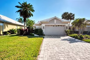 561 Fallbrook Dr, Venice, FL 34292 - Photo 4