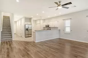 1262 Grantham Dr, Sarasota, FL 34234 - Photo 10