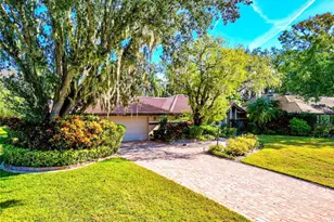 6976 Country Lakes Cir, Sarasota, FL 34243 - Photo 2