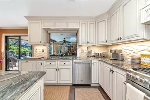 6976 Country Lakes Cir, Sarasota, FL 34243 - Photo 14