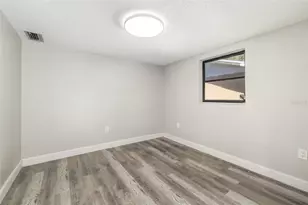 928 Laurel Ave, Venice, FL 34285 - Photo 32
