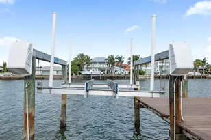 34 Seaside Ct, Holmes Beach, FL 34217 - Photo 4