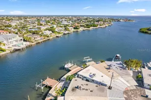 34 Seaside Ct, Holmes Beach, FL 34217 - Photo 12