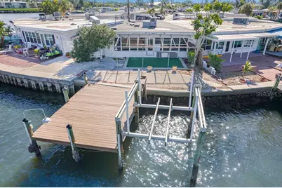 34 Seaside Court, Holmes Beach, FL 34217 - Photo 8