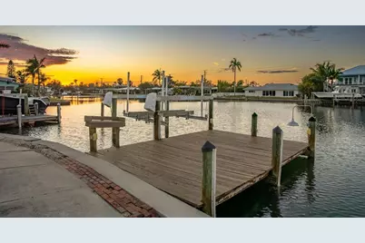 34 Seaside Court, Holmes Beach, FL 34217 - Photo 1
