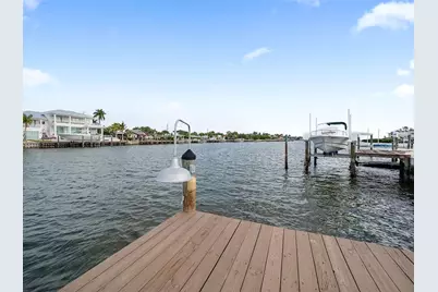 34 Seaside Court, Holmes Beach, FL 34217 - Photo 14