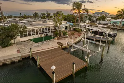 34 Seaside Court, Holmes Beach, FL 34217 - Photo 2