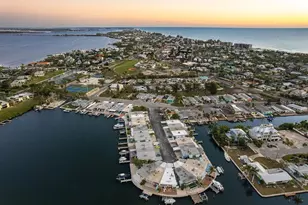 34 Seaside Ct, Holmes Beach, FL 34217 - Photo 58