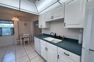 19 Whispering Sands Dr, Sarasota, FL 34242 - Photo 4