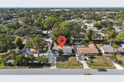 4848 Camphor Avenue, Sarasota, FL 34231 - Photo 2