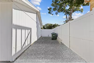 4848 Camphor Avenue, Sarasota, FL 34231 - Photo 8