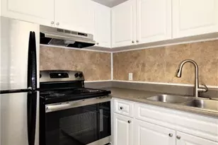 3001 Bee Ridge Rd, Sarasota, FL 34239 - Photo 2