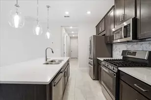 5237 Savino Cir, Palmetto, FL 34221 - Photo 8