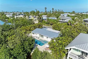 115 Los Cedros Dr, Anna Maria, FL 34216 - Photo 20