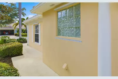 5575 Modena Place, Sarasota, FL 34238 - Photo 4