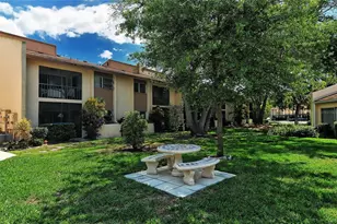 2756 Clubhouse Dr, Sarasota, FL 34232 - Photo 42