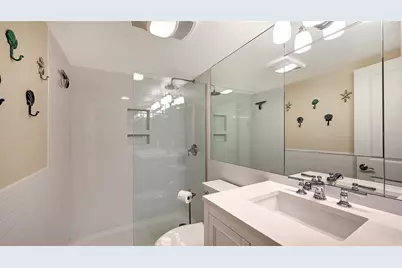 576 Sutton Place, Longboat Key, FL 34228 - Photo 24