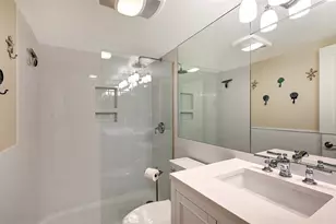 576 Sutton Pl, Longboat Key, FL 34228 - Photo 24