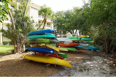 576 Sutton Place, Longboat Key, FL 34228 - Photo 44