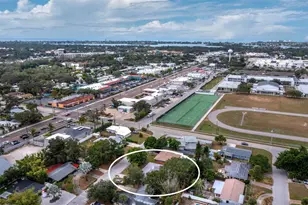 2417 Parson Ln, Sarasota, FL 34239 - Photo 32