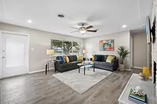 2417 Parson Ln, Sarasota, FL 34239 - Photo 4