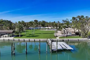 684 Freeling Dr, Sarasota, FL 34242 - Photo 12