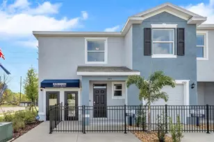 4084 Gold Dust Ln, Sarasota, FL 34243 - Photo 2