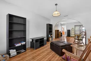 750 Caliente Dr, Brandon, FL 33511 - Photo 12